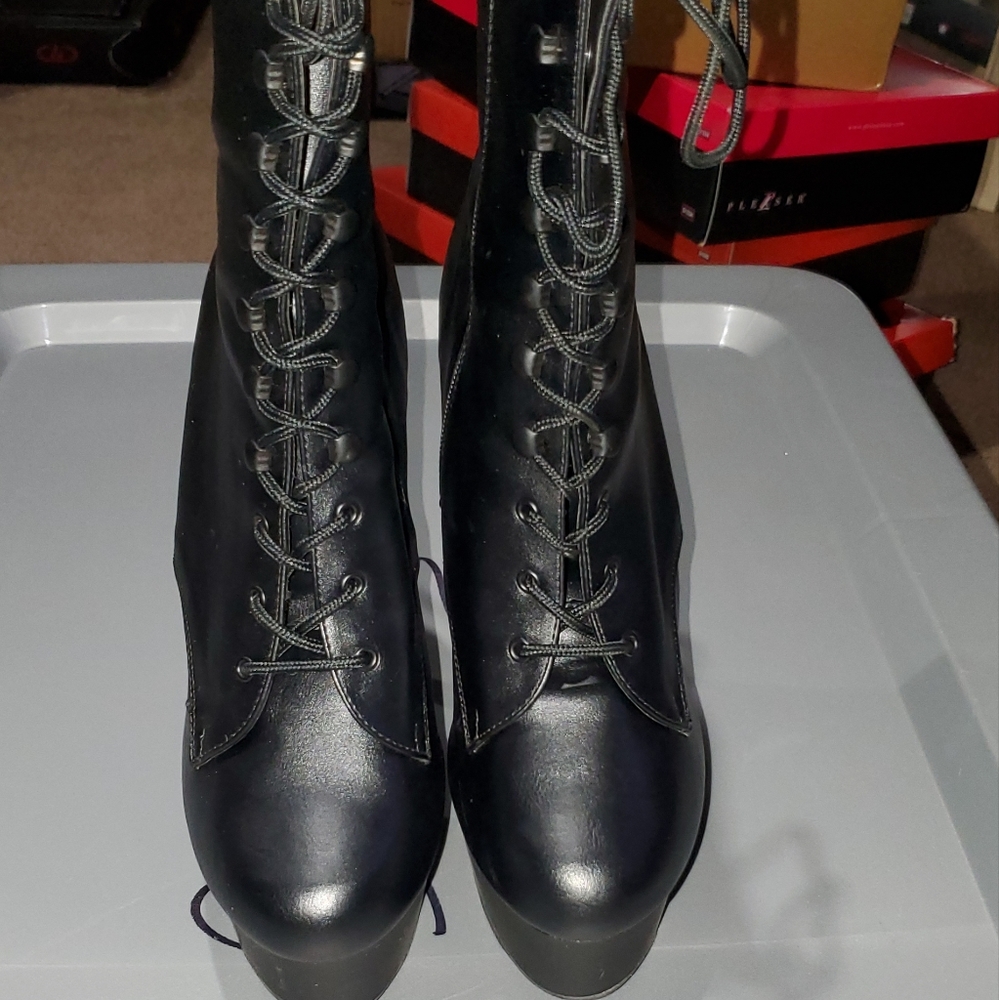 Platform ankle boots